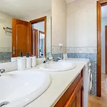 Villa Paraiso *